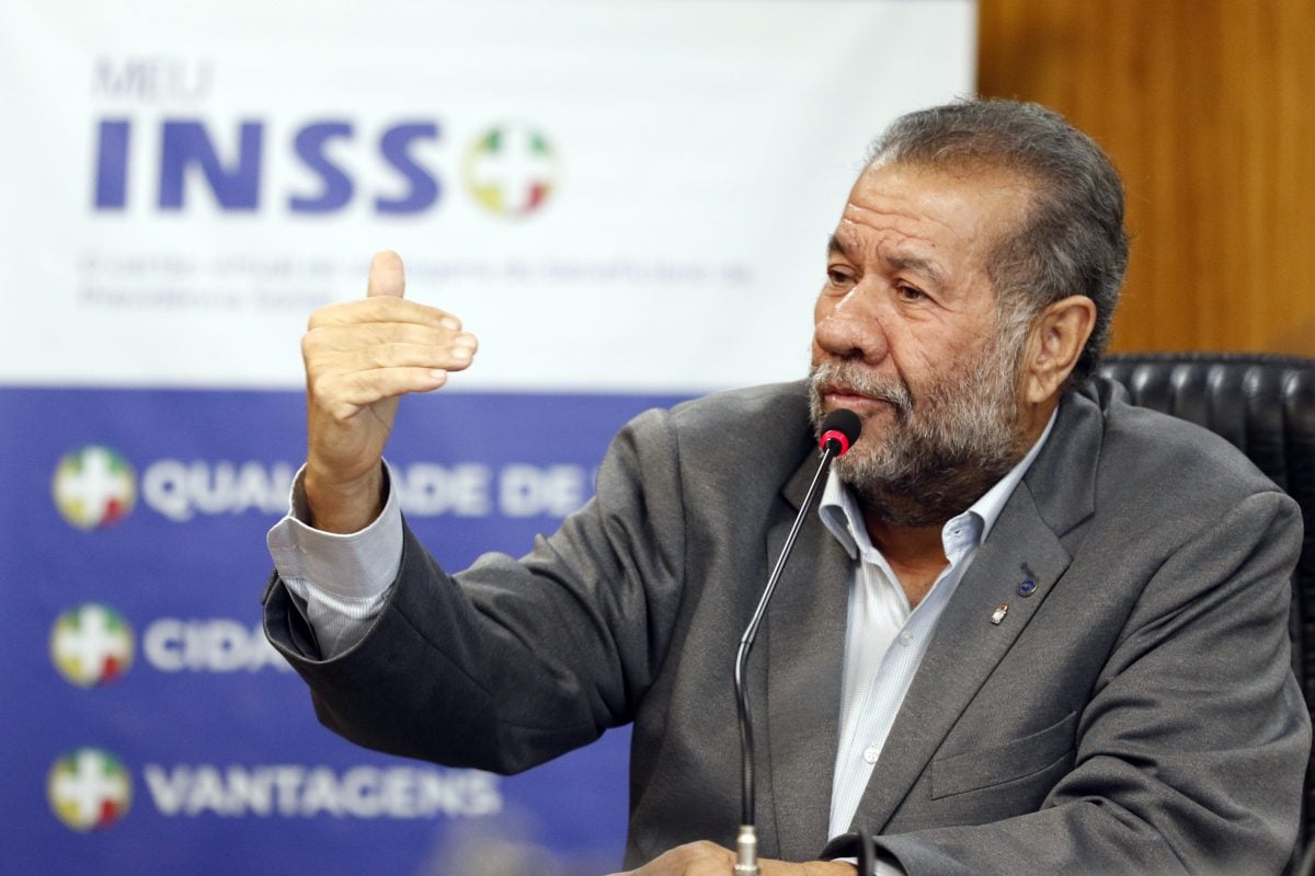 CPMI do INSS ouve o ex-ministro da Previdência Carlos Lupi nesta segunda-feira