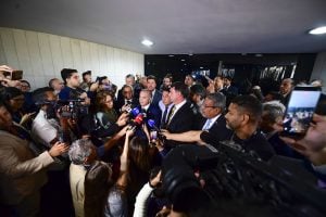Oposição diz ter 41 assinaturas para o impeachment de Moraes; leia a lista