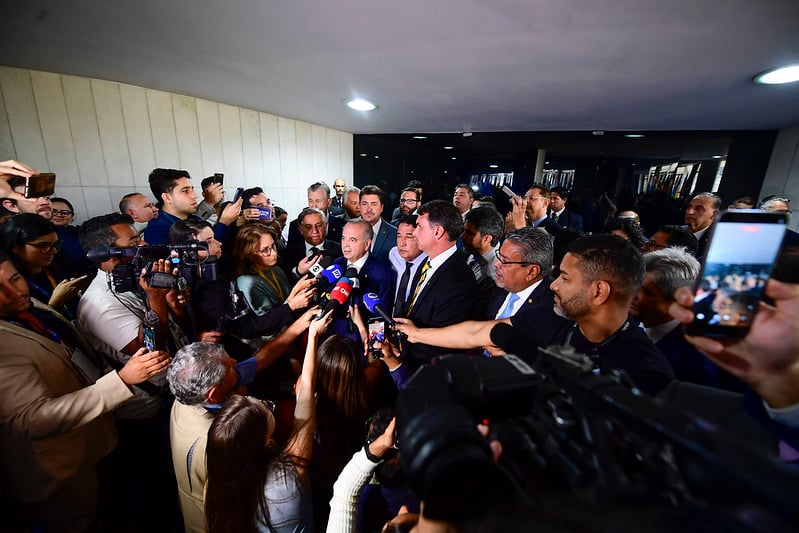 Oposição diz ter 41 assinaturas para o impeachment de Moraes; leia a lista 