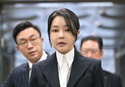 Esposa de ex-presidente destituído da Coreia do Sul é presa