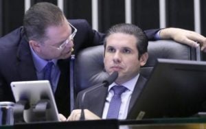 PL e Motta reduzem tensão, mas divergem sobre acordo para votar o ‘pacote da impunidade’