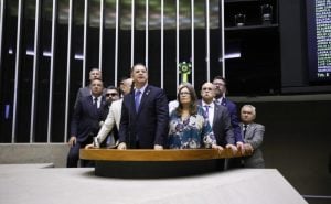 Líder do PL diz que não houve acordo por anistia e pede perdão a Motta