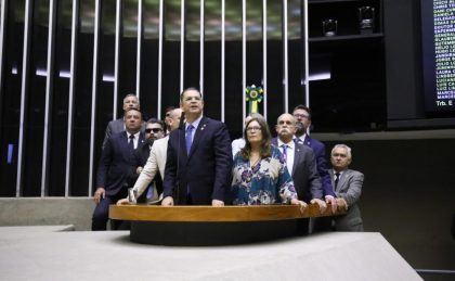 Líder do PL diz que não houve acordo por anistia e pede perdão a Motta