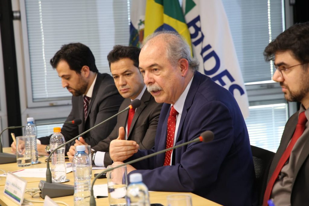 BNDES anuncia R$ 10 bi para empresas taxadas em menos de 50% pelos EUA