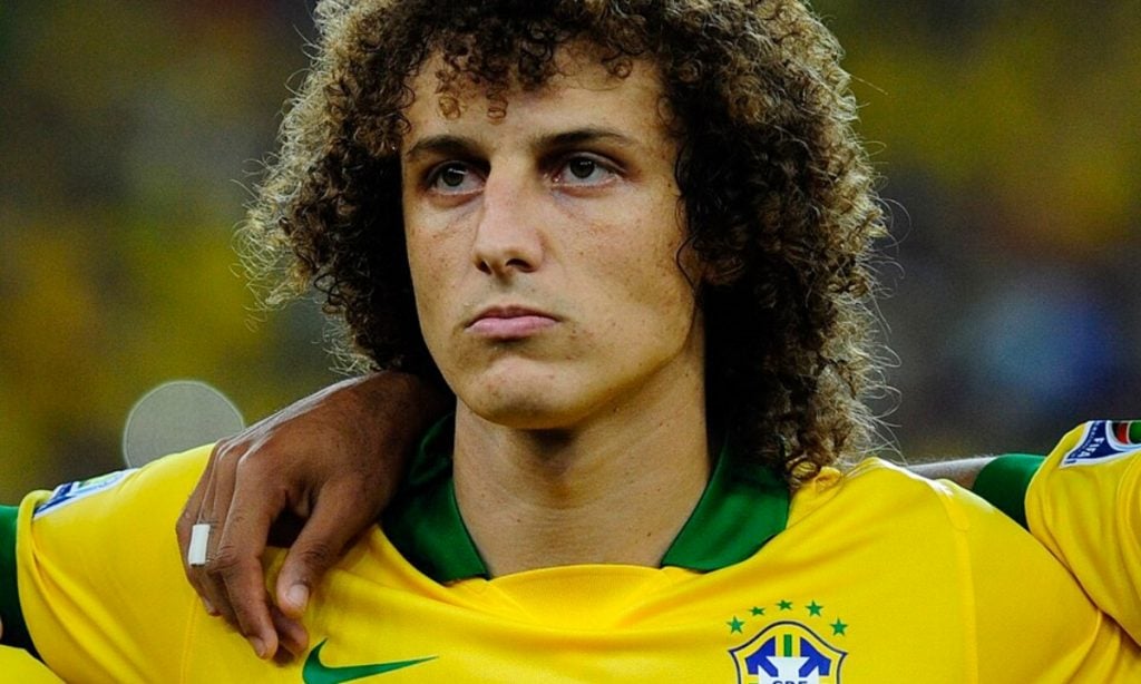 Mulher acusa o jogador David Luiz de ameaçá-la e cita o caso de Eliza Samúdio