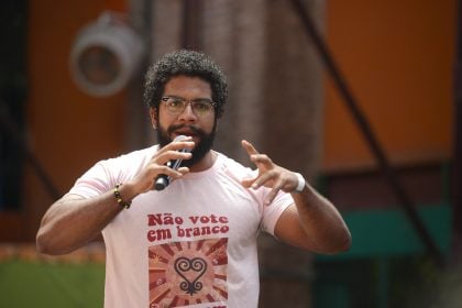 Jones Manoel recebe ameaças de nazistas e cobra autoridades