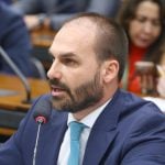A manobra do PL para tentar salvar o mandato de Eduardo Bolsonaro na Câmara