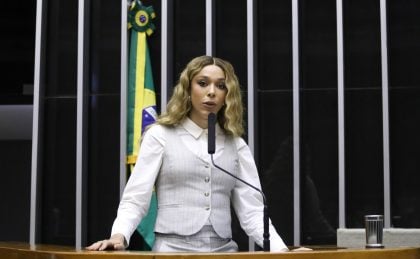 Câmara instala subcomissão para discutir o fim da escala 6×1; Erika Hilton comandará o grupo