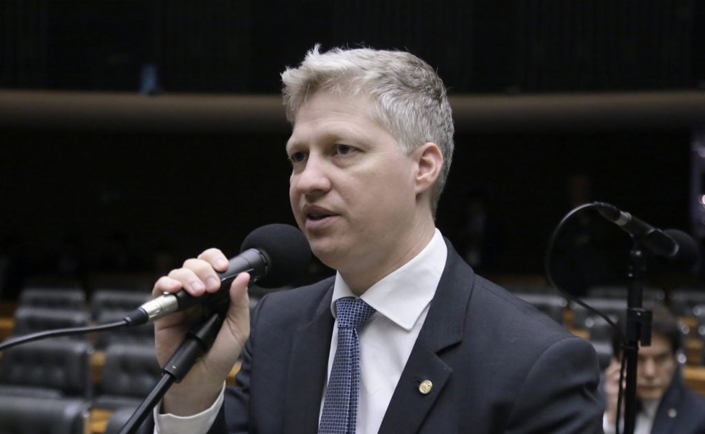 Marcel Van Hattem apresenta defesa por motim bolsonarista e nega ilegalidade