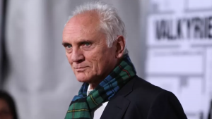 Morre o ator britânico Terence Stamp, estrela em 'Priscila, a Rainha do Deserto', aos 87 anos