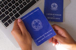 Dez profissões que mais pesquisam aposentadoria no Brasil em 2025