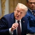 Tribunal de apelações bloqueia uso de lei de 1798 por Trump para deportações
