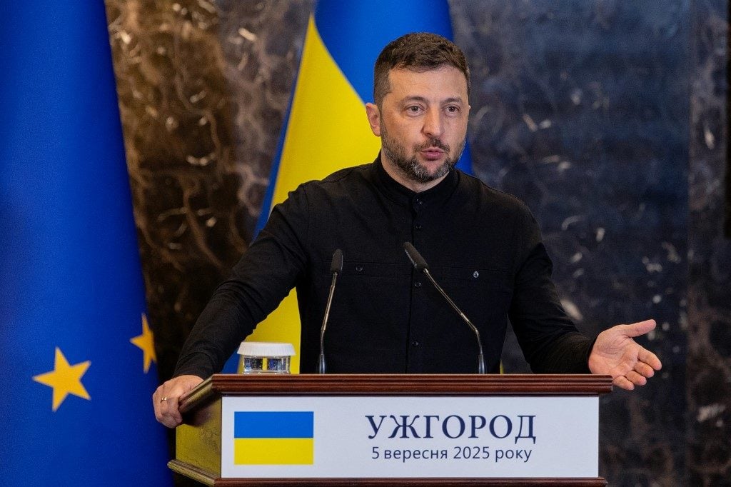 Mais de 20 pessoas morrem em bombardeio russo no leste da Ucrânia, anuncia Zelensky