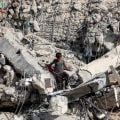 Israel destrói segundo prédio residencial em Gaza em menos de dois dias