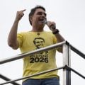 Flávio Bolsonaro pressiona por anistia ampla e minimiza Alcolumbre: ‘não manda’