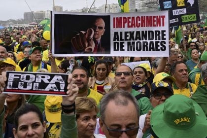 Com bandeiras dos EUA e ataques ao STF, bolsonaristas pressionam por anistia em ato na Paulista