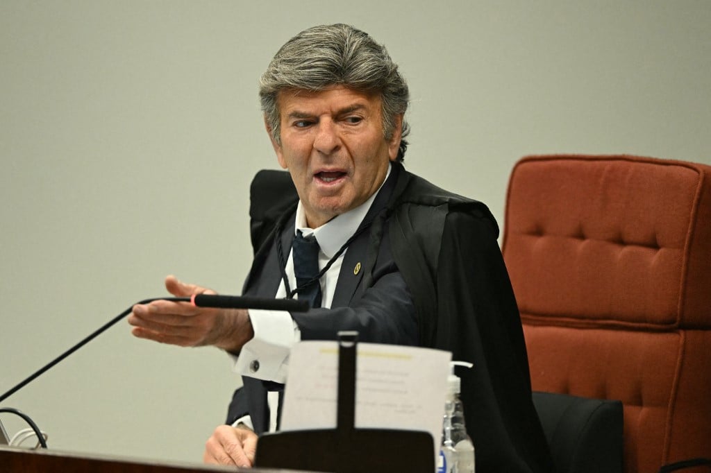 Na véspera de seu voto, Fux tensiona sessão e se reafirma como contraponto a Moraes