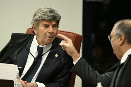 Fux reclama de intervenção de Dino e Moraes rebate: ‘Foi pedido a mim, não a vossa excelência’