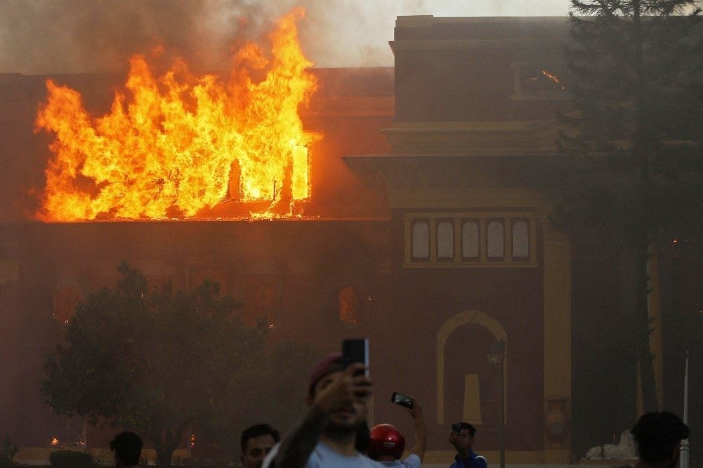 A escalada da violência nos protestos contra o governo do Nepal
