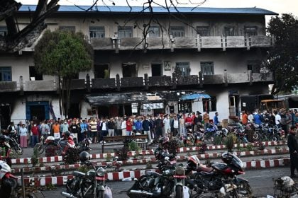 Protestos violentos no Nepal deixam 51 mortos e 12.500 detentos foragidos