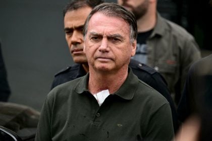 Moraes altera regras da escolta de Bolsonaro após demora em saída de hospital