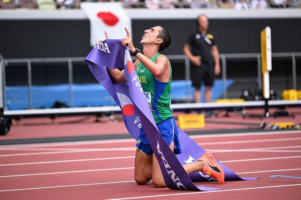 Caio Bonfim, um campeão que marcha contra o preconceito