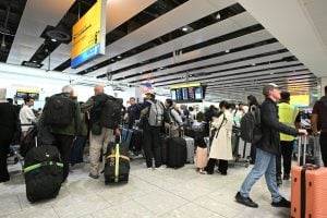 Suspeito de envolvimento no ciberataque a aeroportos europeus é detido no Reino Unido