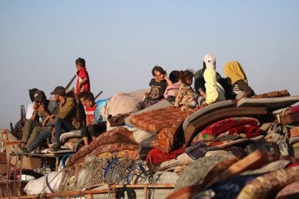 Ofensiva israelense em Gaza deixa centenas de milhares de palestinos sem opções de fuga