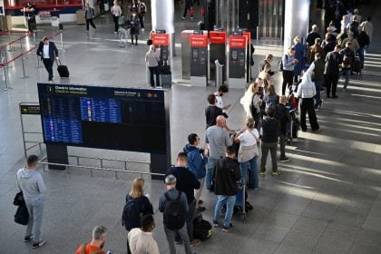 Sobrevoo de drones interrompe operações em aeroportos da Dinamarca e da Noruega