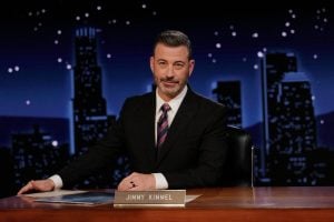 Jimmy Kimmel diz que ameaça do governo a comediantes é 'antiamericana'