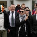 Tribunal britânico anula acusação por terrorismo contra rapper do grupo Kneecap