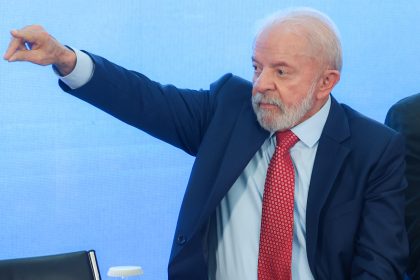 Mais forte nas pesquisas, Lula enfrenta o velho truque das pautas-bomba