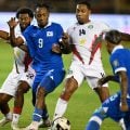 Fifa sanciona El Salvador por gritos racistas de seus torcedores em jogo contra Suriname