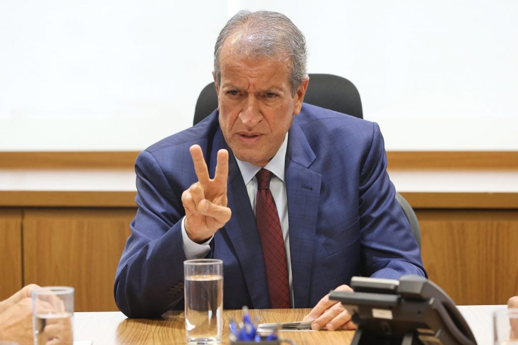 Bolsonarismo articula para barrar avanço do fim da escala 6×1 na Câmara