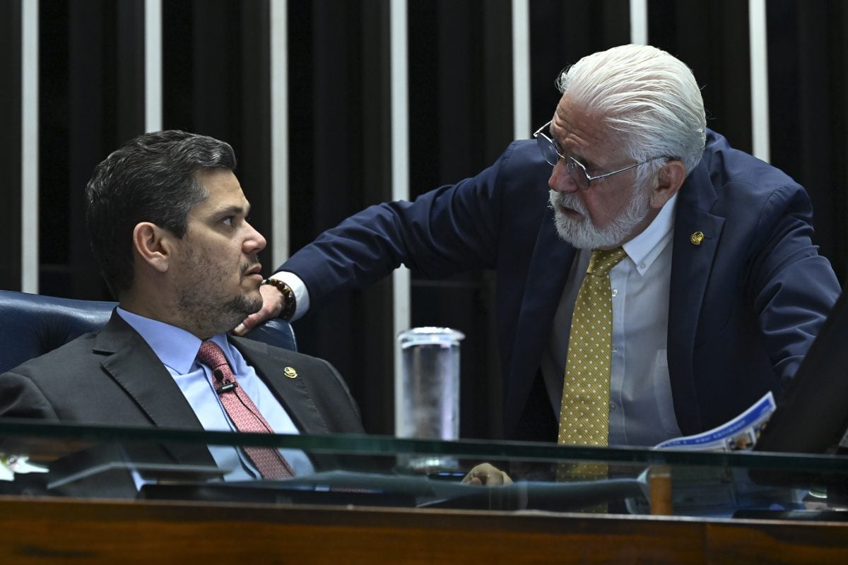 Protestos impulsionam PT na busca por frear o avanço bolsonarista no Senado