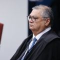 Dino cassa decisão do Rio e reativa processo contra homem que portava 0,7g de cocaína