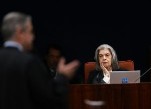 A bronca de Cármen Lúcia em advogado da ação do golpe que citou o voto impresso