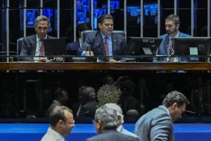 Senado aprova mudanças na Lei da Ficha Limpa e reduz prazos de inelegibilidade