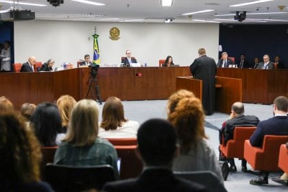 Julgamento de Bolsonaro: o Brasil entre fazer História e repetir a velha história