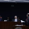 Defesas miram delação de Cid e alegam cerceamento no 2º dia do julgamento