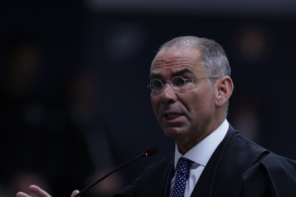 ‘Mauro Cid mente descaradamente’, diz advogado de Braga Netto sobre delação