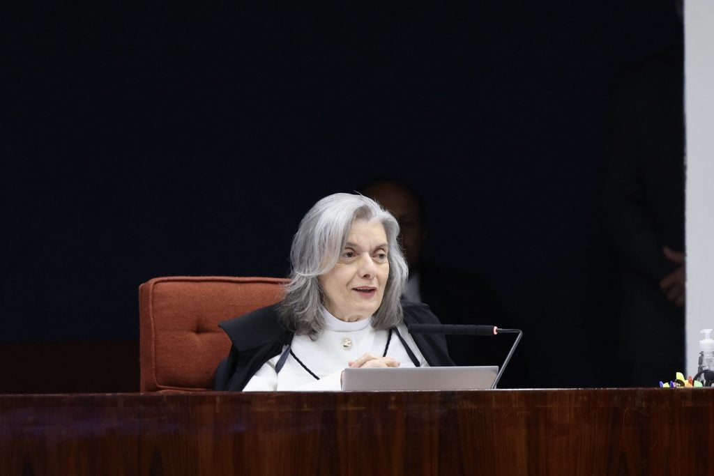Cármen rejeita habeas corpus para libertar Bolsonaro