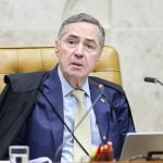 Barroso vota por validar proibição de usar máscaras em protestos