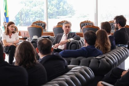 ‘Derrotamos o bolsonarismo’: o arrependimento de Barroso ao deixar o comando do STF