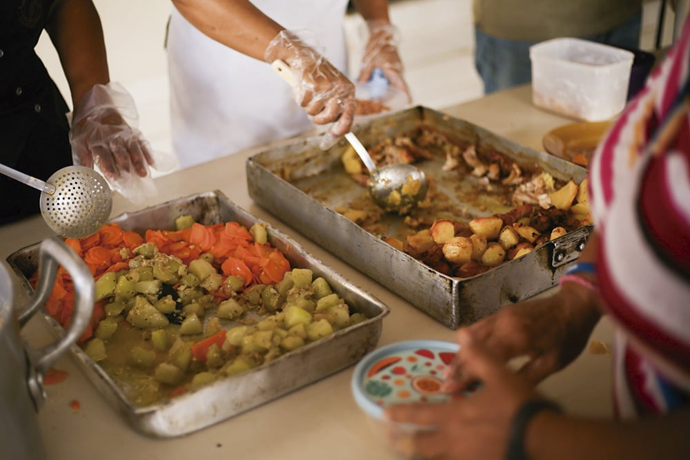 A comida que chega às mesas das pessoas tem rosto, mãos e sotaque – Imagem: Lyon Santos/MDS