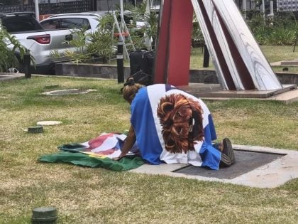 ‘Vigília’ pela internação de Bolsonaro em Brasília mobiliza mais jornalistas do que apoiadores