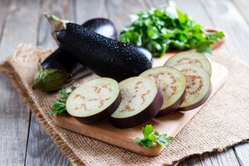 10 motivos para incluir a berinjela na dieta