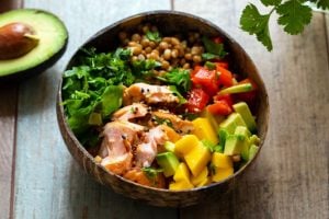 Almoço saudável: 4 receitas com salmão ricas em proteínas 
