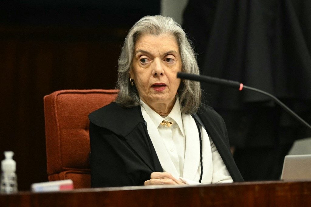 Cármen Lúcia enterra mais um habeas corpus que tentava livrar Bolsonaro da prisão