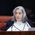 Cármen Lúcia vota contra pedido para anular a investigação do golpe